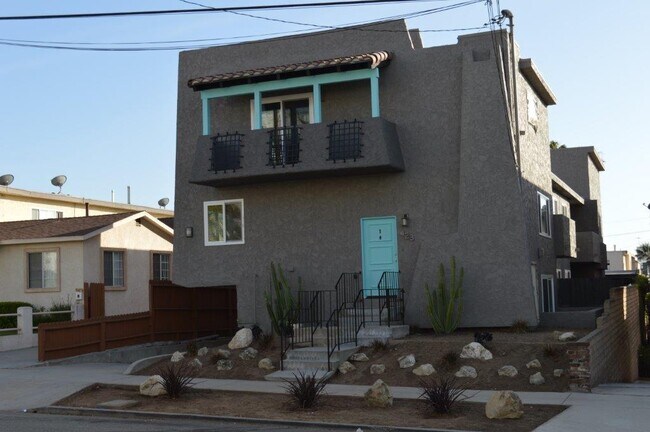 Front street view. Tons of street parking - 423 N Elena Ave