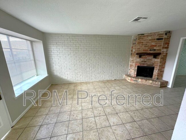 Building Photo - 6939 Chasewood Dr
