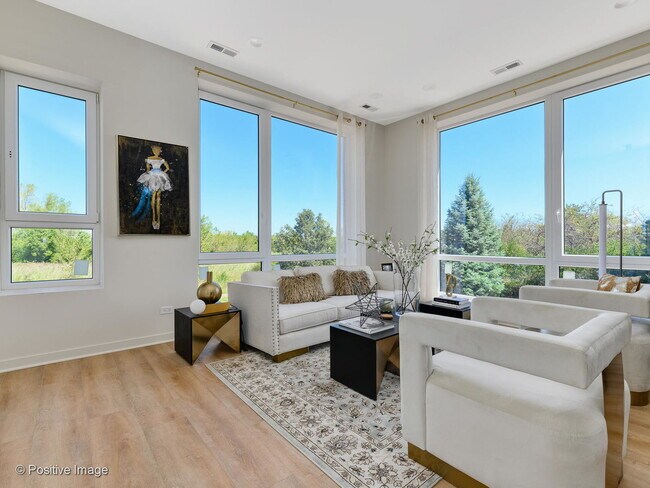 Foto del edificio - 800 E Irving Park Rd