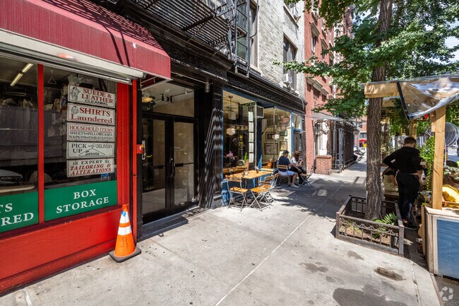 Sidewalk - 150 Sullivan St