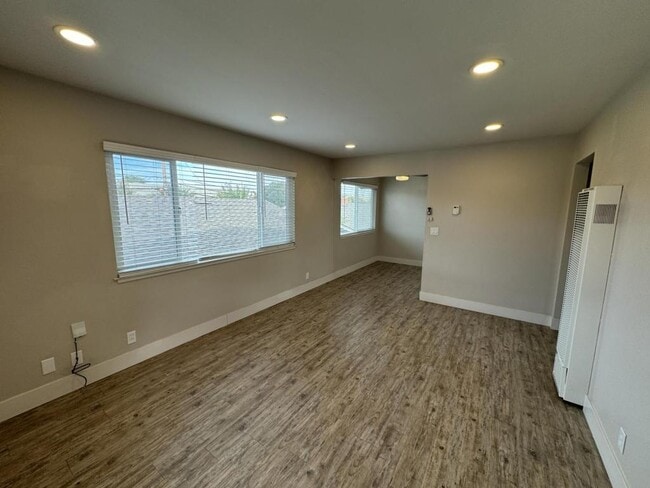 Building Photo - 1685 Whitwood Ln