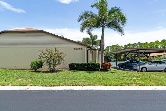 Foto del edificio - 6036 Indrio Rd