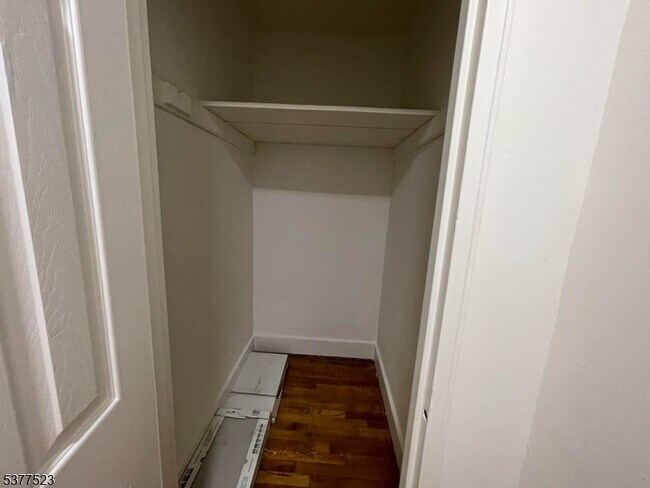 Foto del edificio - 77 Forest Hill Pkwy