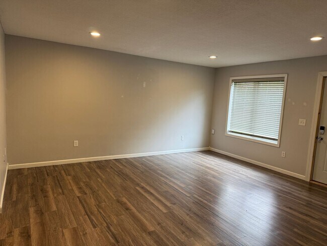 Foto del edificio - 11th Avenue NW Townhomes