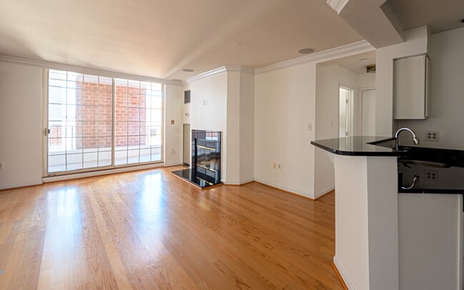 Building Photo - 1230 23rd St NW