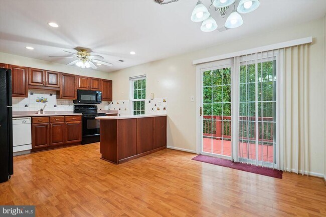 Building Photo - 6760 Cardinal Woods Ct