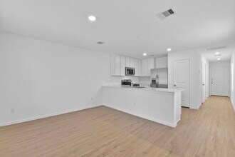 Building Photo - 21455 Carosella Dr