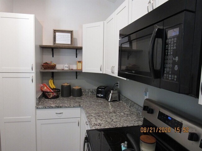 Foto del edificio - 56 McIntosh