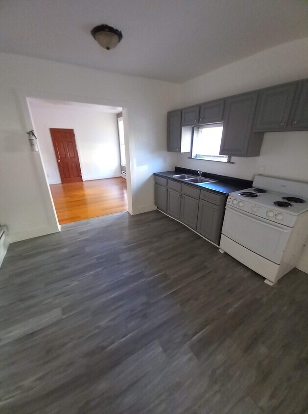 Kitchen - 1637 S 59th St