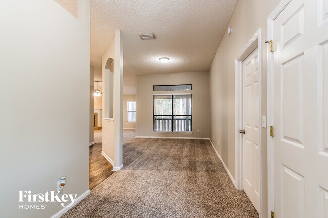 Foto del edificio - 5541 Broadgate Ct