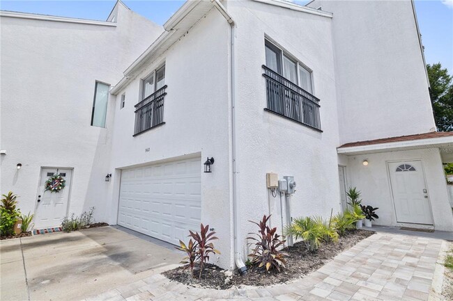 Building Photo - 9415 Citrus Glen Pl