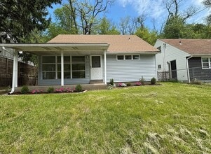 Building Photo - 717 Jefferson Rd