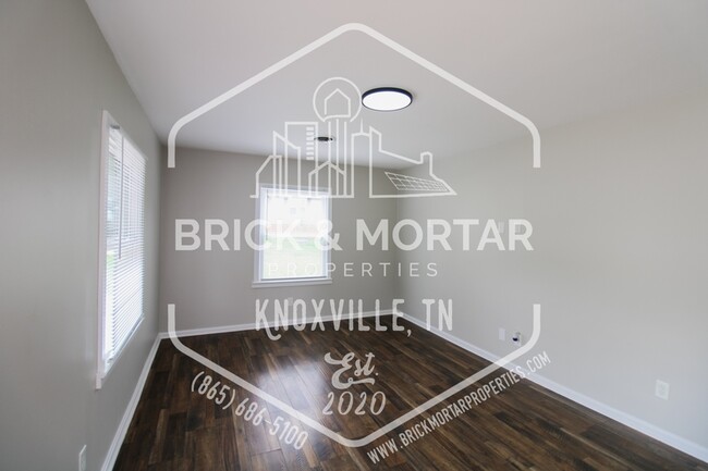 Photo - 907 Cherokee St Apartment
