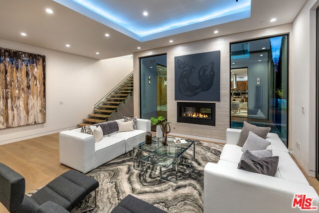 Foto del edificio - 15241 Greenleaf St