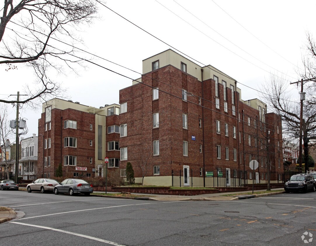Foto principal - 5401-5407 9th St NW