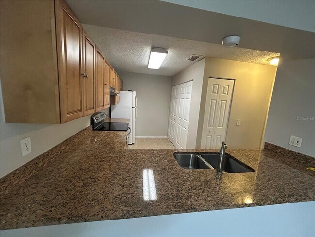 Foto del edificio - 636 Kenwick Cir