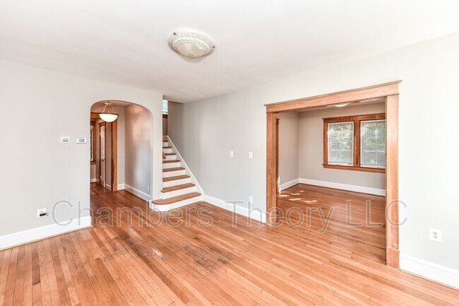 Building Photo - 1621 N Taylor St