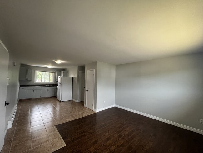 Building Photo - 60 Kendra St