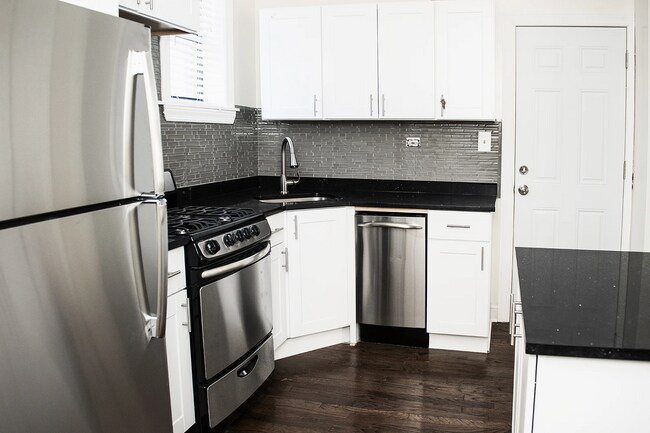 Foto del edificio - 3842 N Greenview Ave