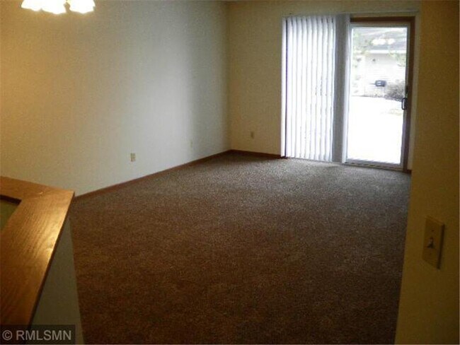 Building Photo - 855 Highview Dr