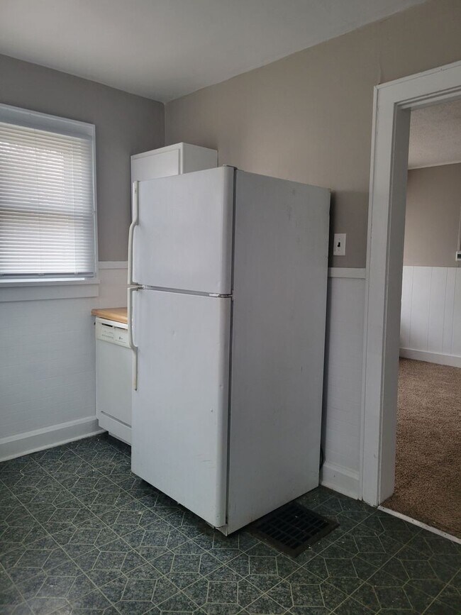Foto del edificio - AUGUST MOVE IN! Nice 4 Bedroom Home Close ...