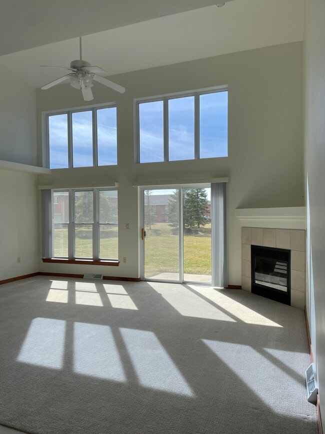 Note: Picture is similar to unit 2032 - 2032 River Point Ct