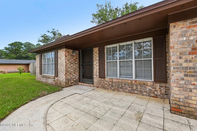 Building Photo - 8364 Pointer Dr N
