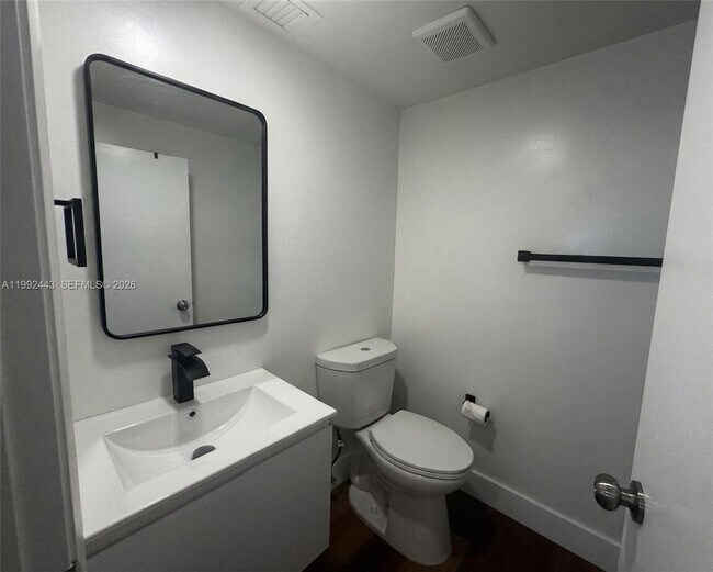 Foto del edificio - 5720 Rock Island Rd