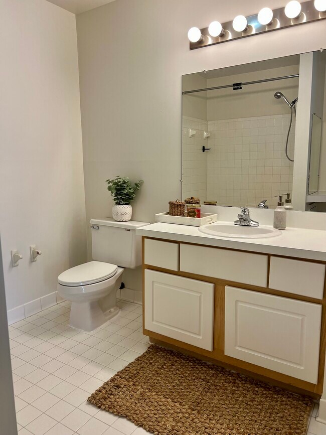 Foto del edificio - Isle Royal Apartments