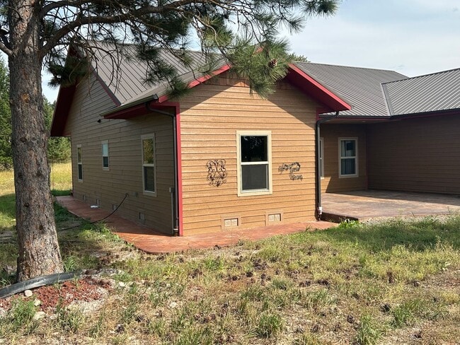 Building Photo - October 2026 – May 2027 | Furnished Columbia Falls 3 Bedroom Home on Acreage