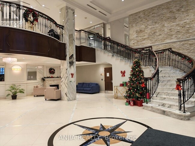 Building Photo - 89 S Town Centre Blvd