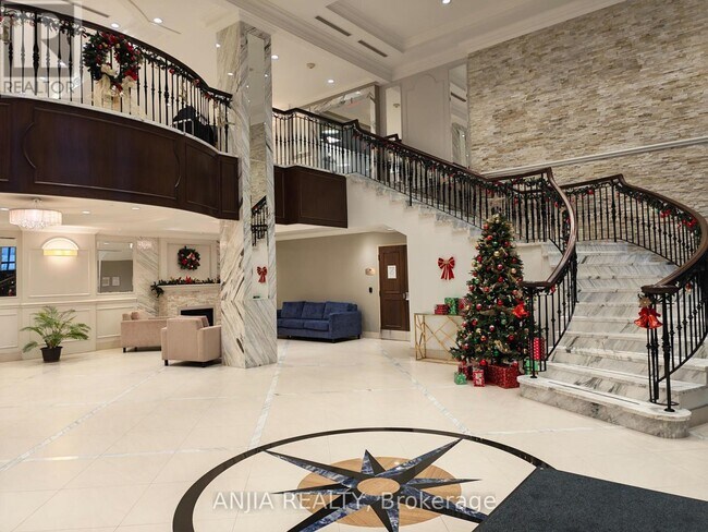 Photo du bâtiment - 89 S Town Centre Blvd