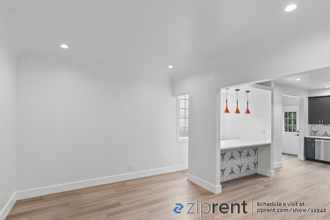 Building Photo - 2833 San Bruno Ave