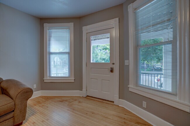 Foto del edificio - 538 W Wilson St