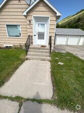 Building Photo - 920 Willow St