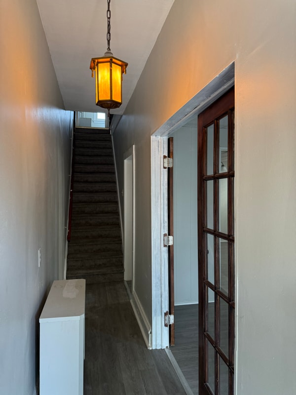 Building Photo - 1365 Capouse Ave