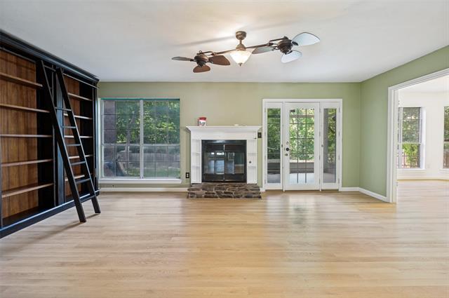 Foto del edificio - 8420 Creekbluff Dr