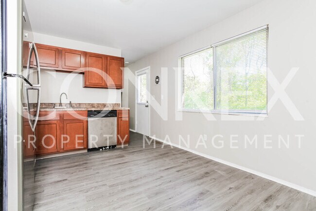 Building Photo - Beautiful 3 Bedroom