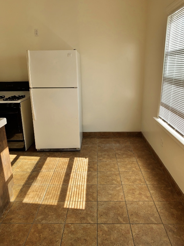 Photo - 7964 Fountain Ave Apartment