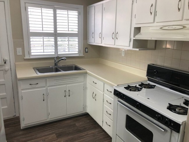 Building Photo - Remarkable Avondale Rehab Home for Rent