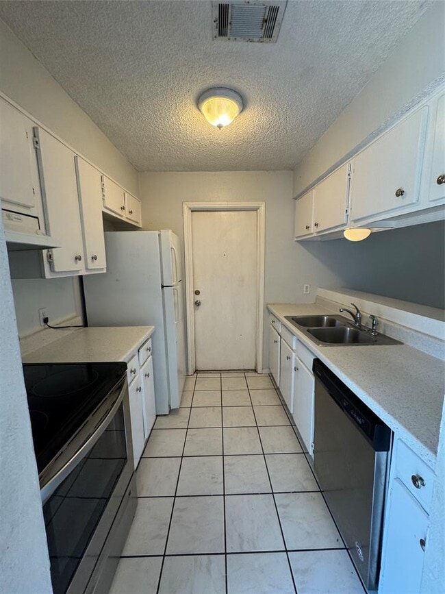 Building Photo - 12702 Teague Trail