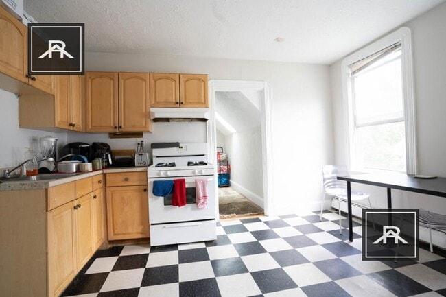 3 bedroom in Allston MA 02134 - 3 bedroom in Allston MA 02134 Apartment