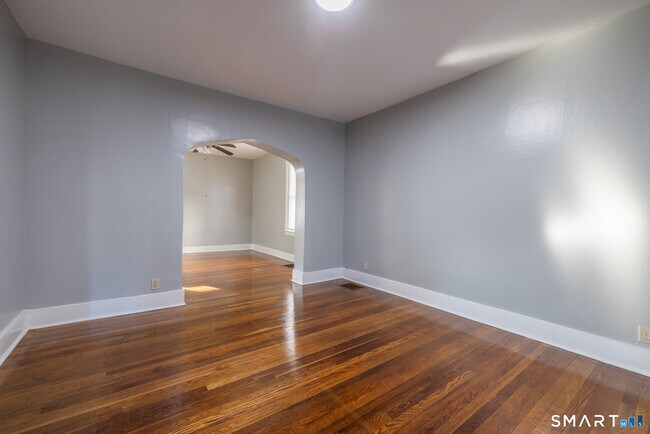 Foto del edificio - 216 Howard Ave