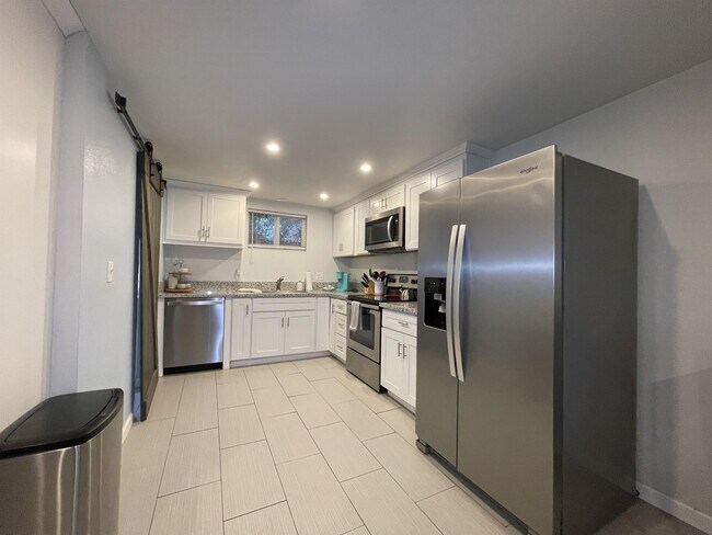 Foto del edificio - 631 Oak Lawn Ave