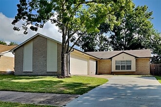 Building Photo - 6823 Harpers Dr