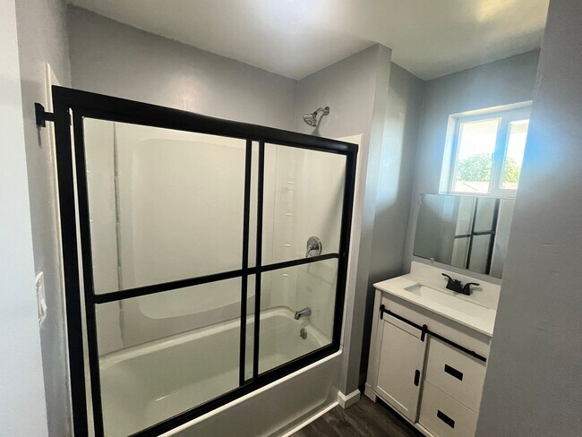 Foto del edificio - 7160 Pearson St