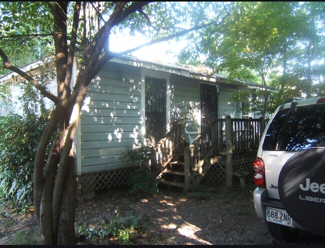 Foto del edificio - 823 Greenwood Ave NE