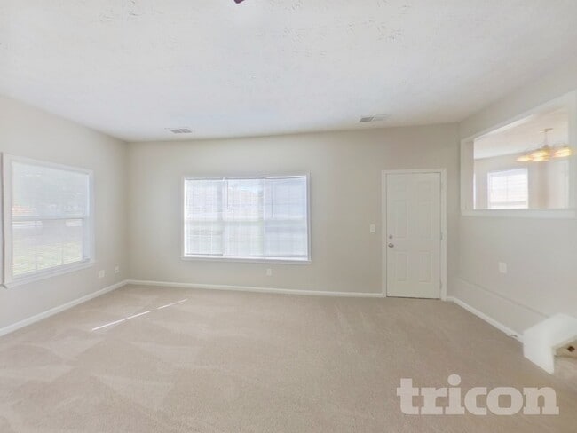 Foto del edificio - 2338 Briar Knoll Rd