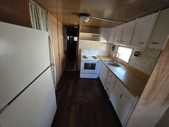 Building Photo - 217 10th St