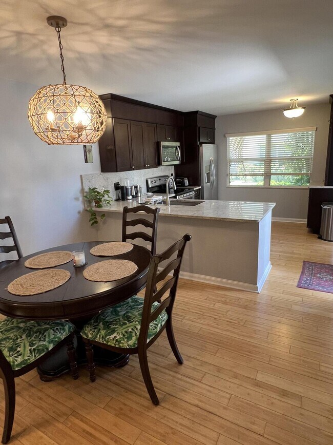 Foto del edificio - 8151 Bridgewater Ct